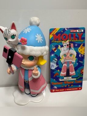 Taking a Selfie in Molly’s Imaginary Wandering series. Discontinued!